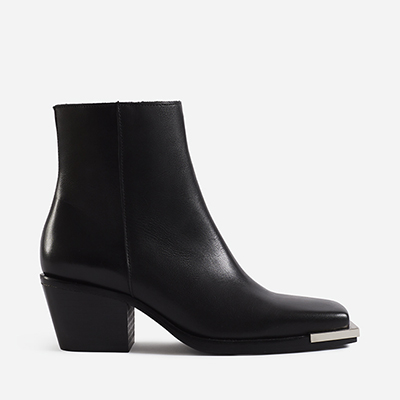 botin de lado botín negro de mujer de lado